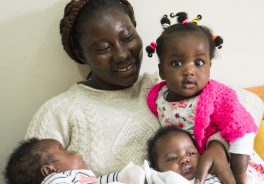 Un porto per la maternità. Madri profughe di guerra